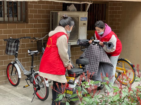 姜%20团委/2021年志愿者活动材料/3月活动/3.4学雷锋活动/IMG_0247.JPG